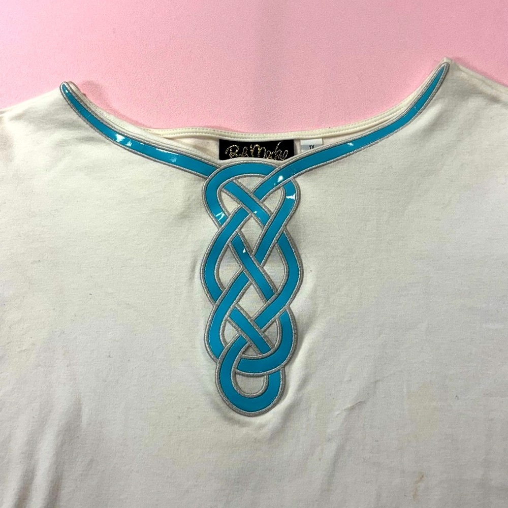 Bob Mackie top. Size 1X. White with Light Blue Design. Good condition.